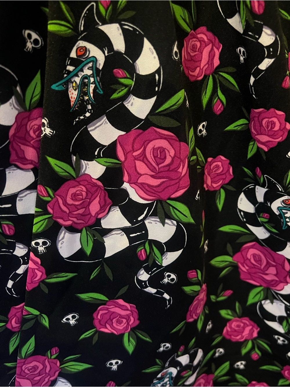 Vixen by Micheline Pitt Beetlejuice Black Skirt with Pink Rose and SandwormPrint - Picture 3 of 3